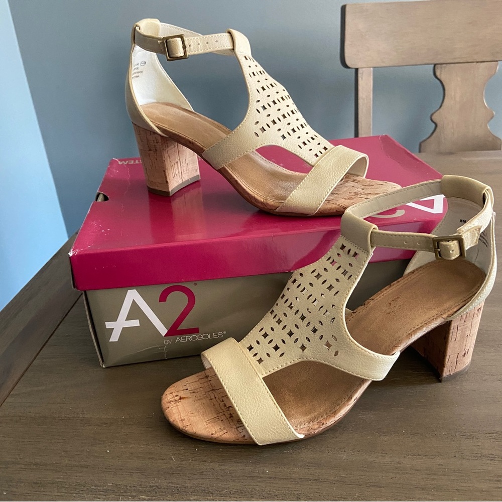3/$20 A2 by Aerosoles Dotted Line Sandal size 8